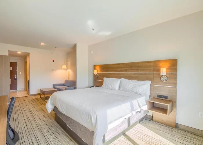 Express & By Ihg Resort Gulf Shores
