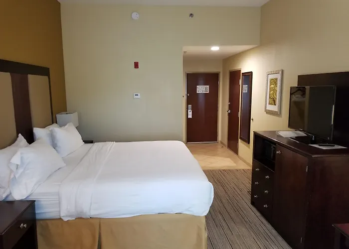 Express & By Ihg 3*