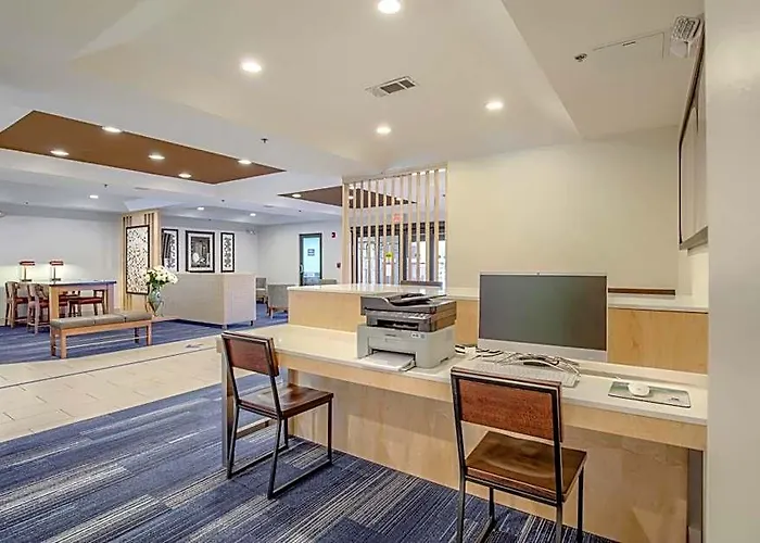 Resort Express & By Ihg 3*
