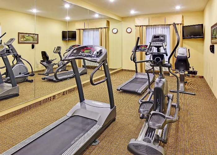 Express & By Ihg Resort 3*