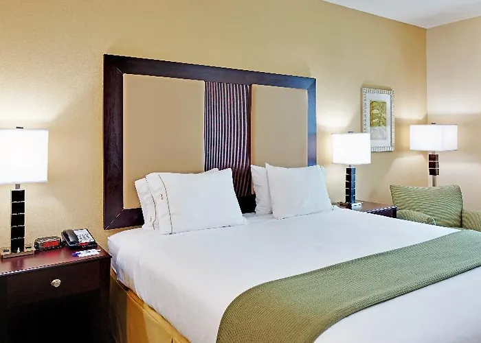 Resort Express & By Ihg Gulf Shores
